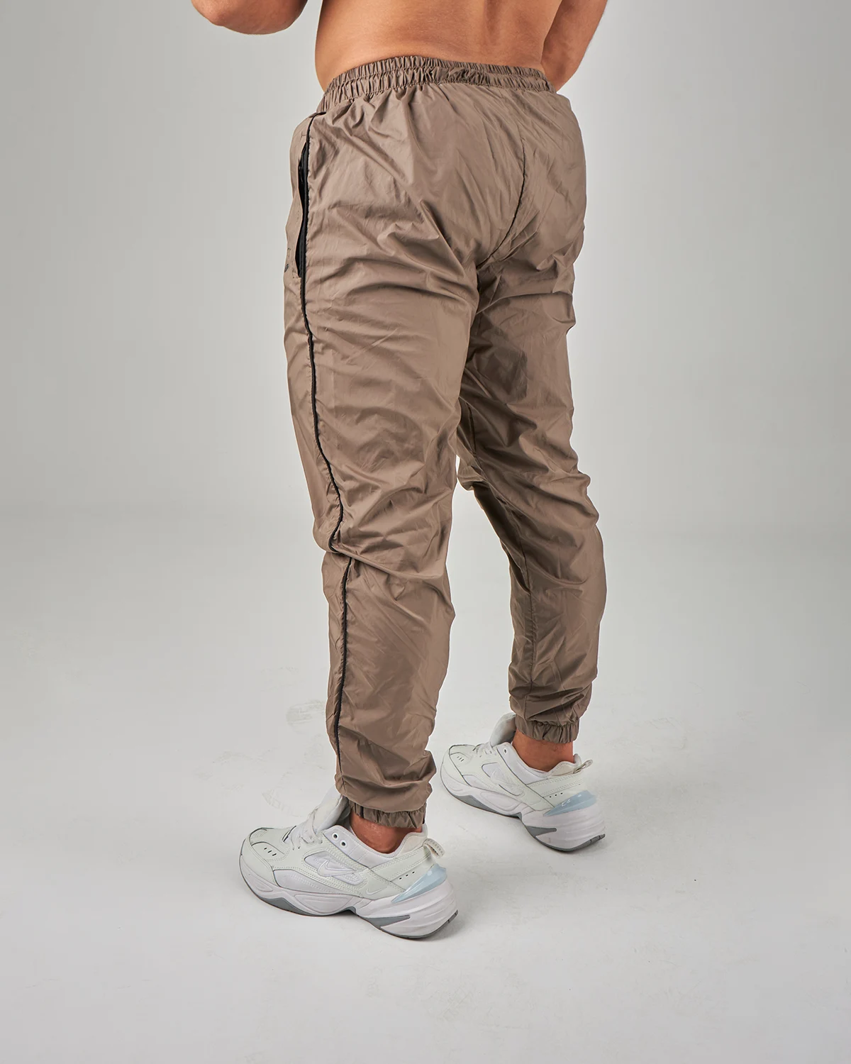 BROWN WINDPROOF PANT