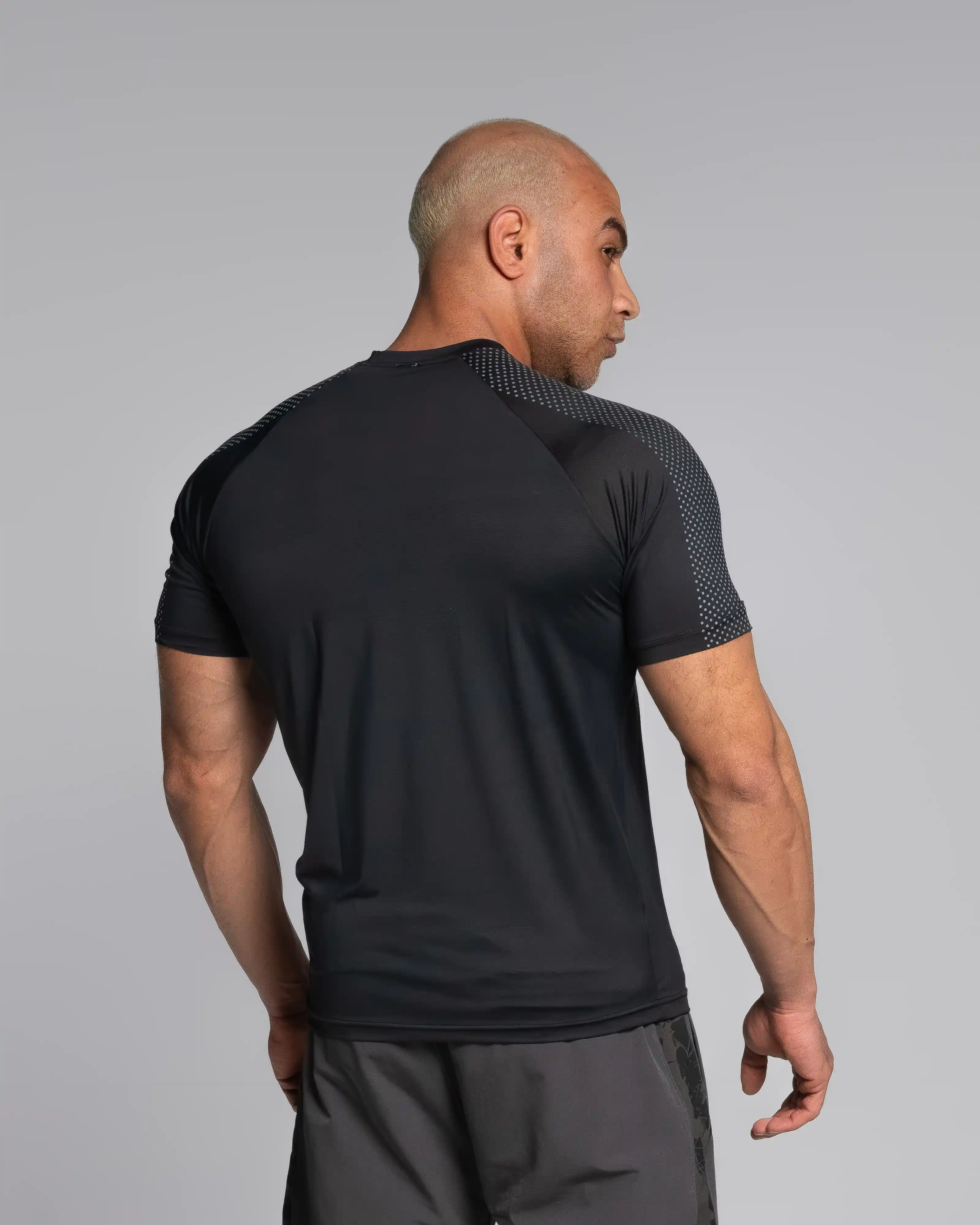 physque t shirt black