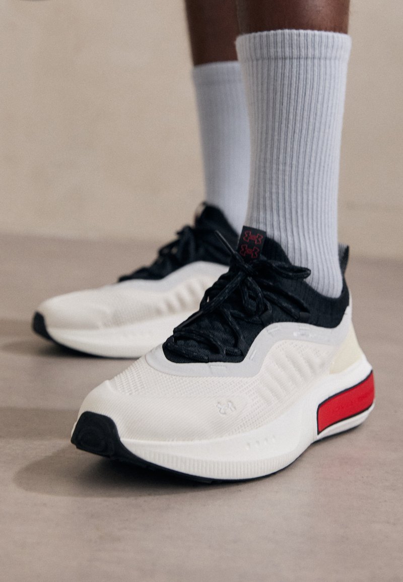 Under Armour Phantom 4-White