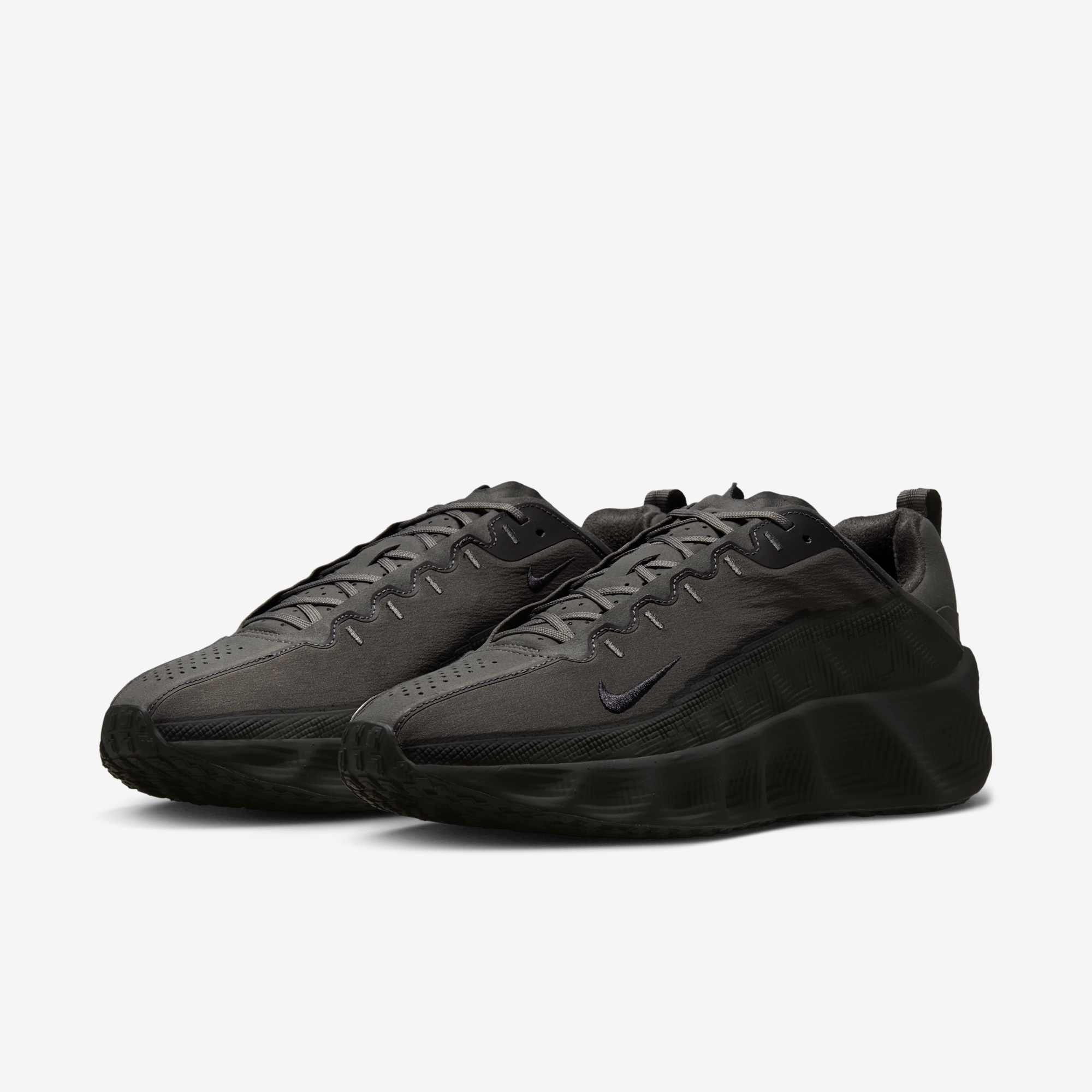 Nike Ava Rover-Black