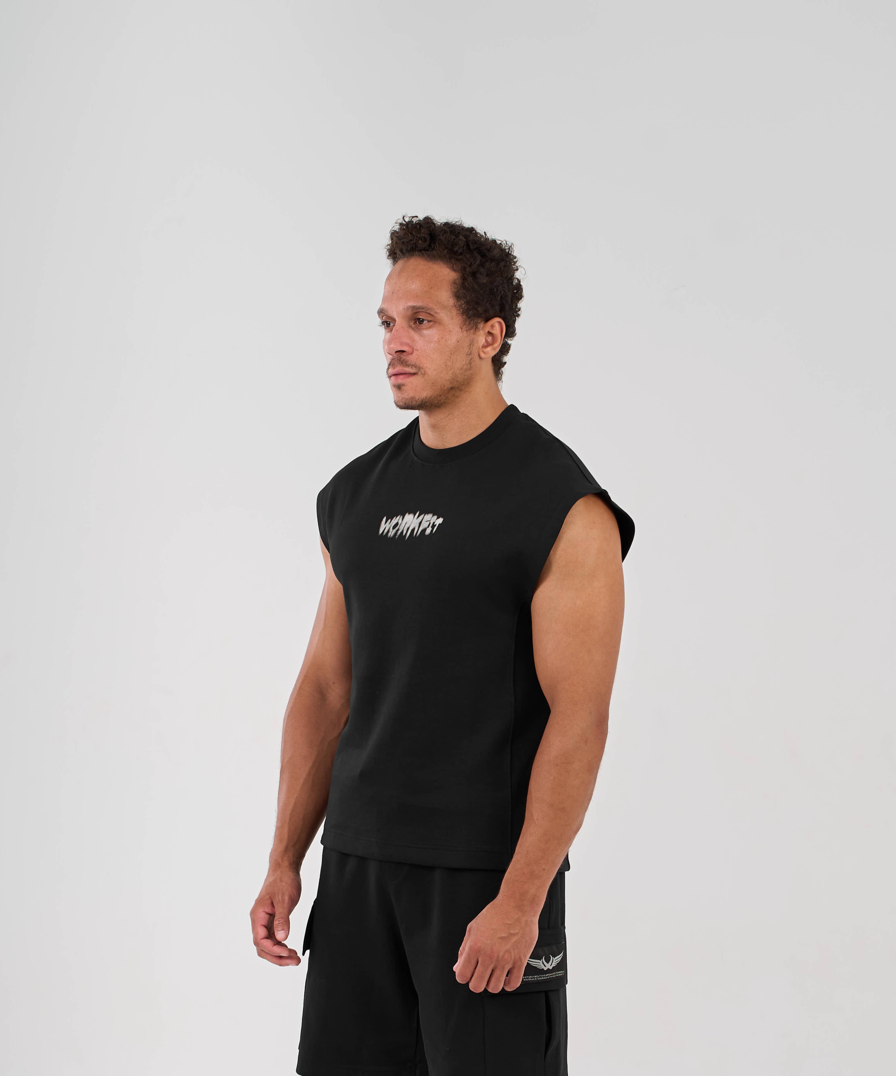 Muscle Fit Sleeveless t-black