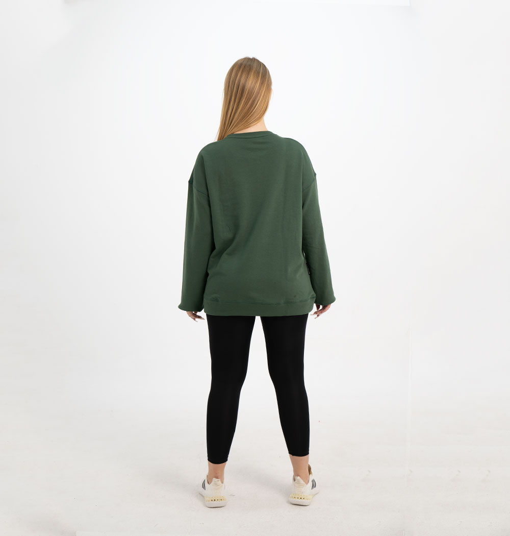 green pullover over s