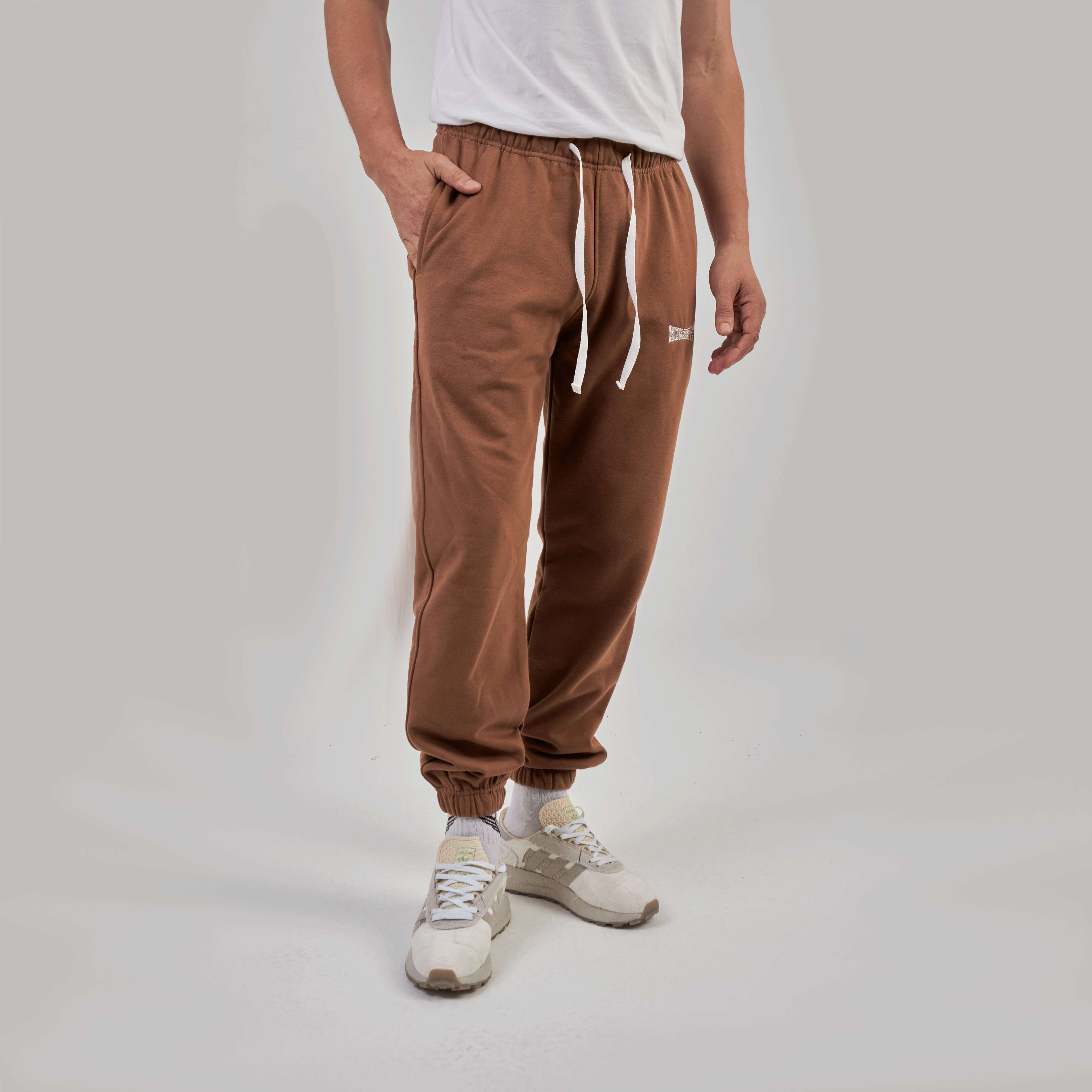 ESSENTIAL BROWN FLEX PANT